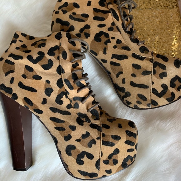 ‼️S A L E ‼️ Cheetah Print Heels - Picture 1 of 5